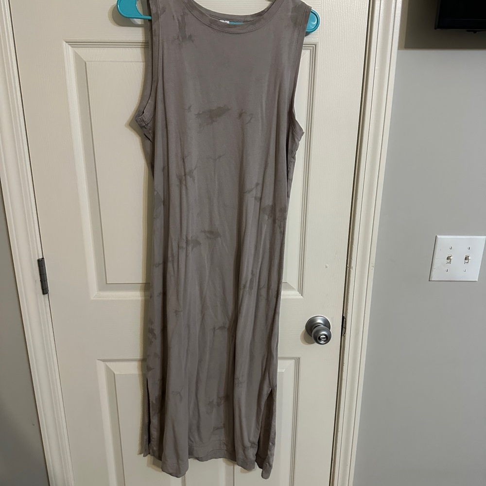 Old Navy Sleeveless Taupe Midi Dress